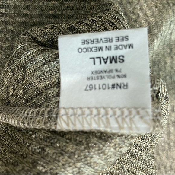 Kim & Cami gold metallic ribbed flowy top 💖 - Picture 5 of 7